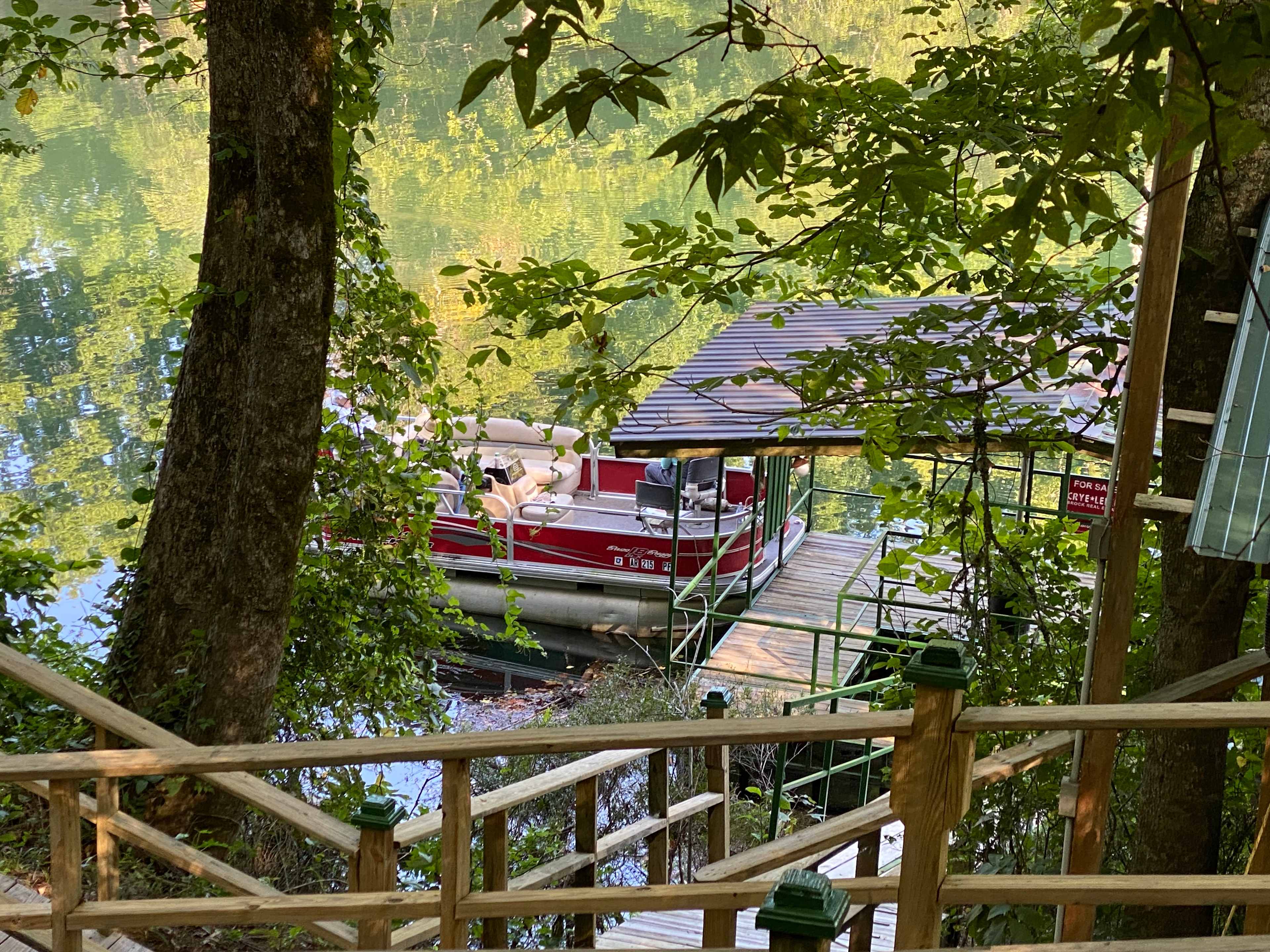 The Fish’N Hole RV Spots