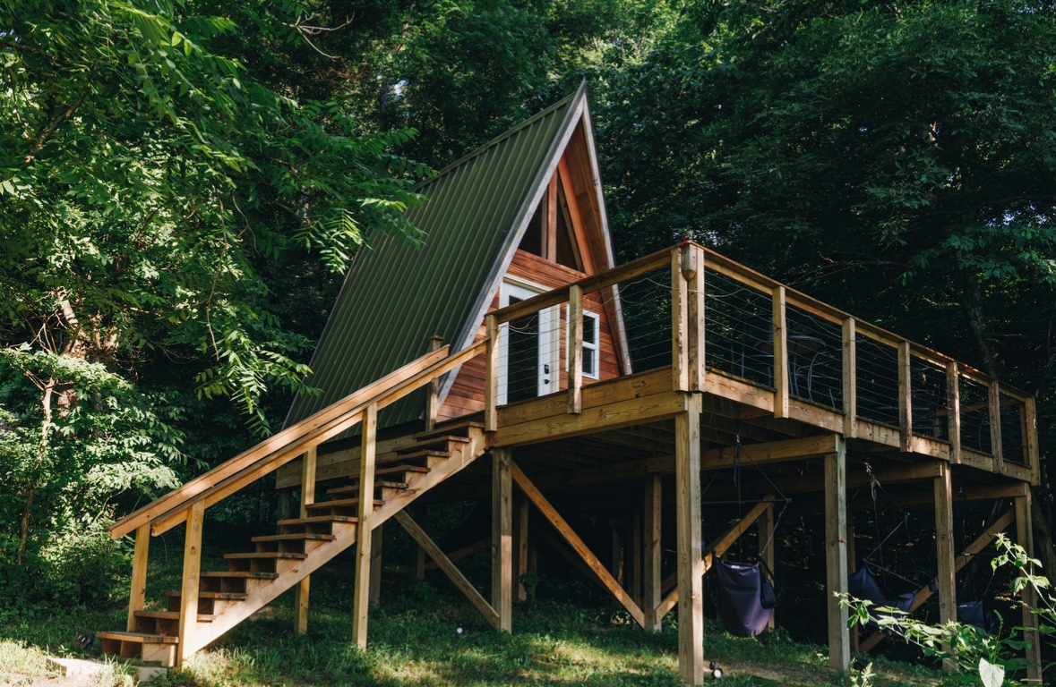 McKee Farm - Treehouses and Camping