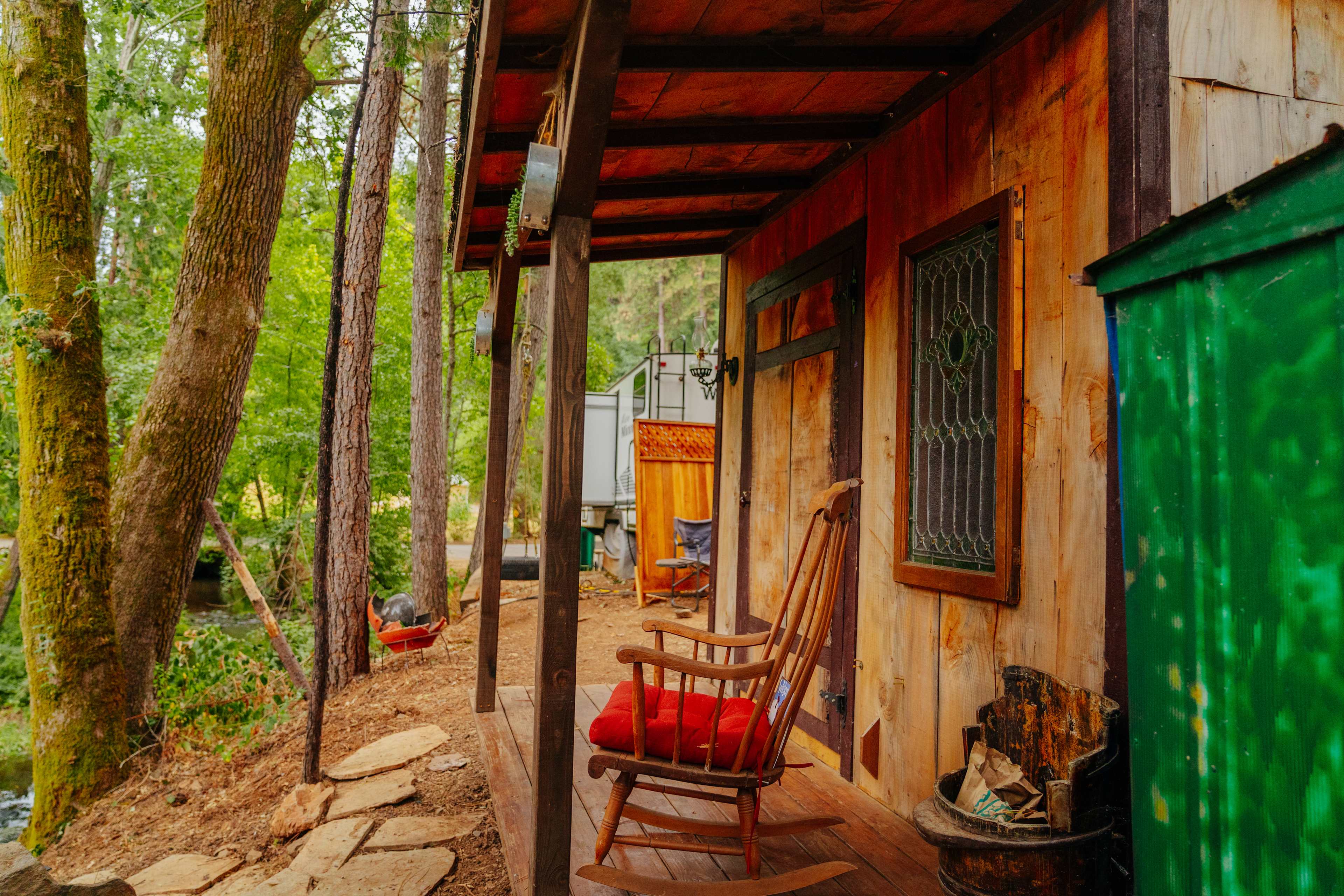 Secluded minimalist cabin