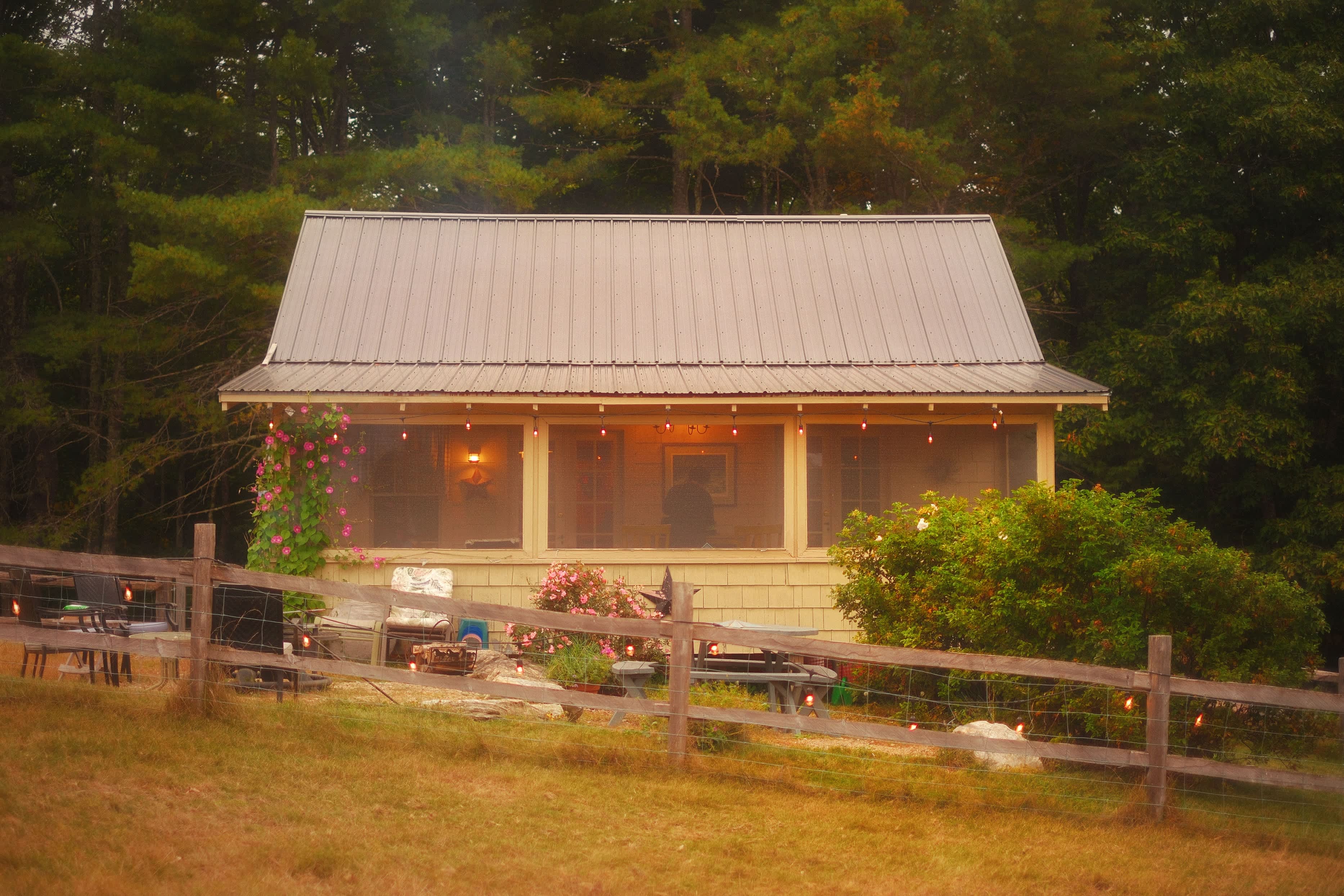 The Sunrise Cabin at dusk