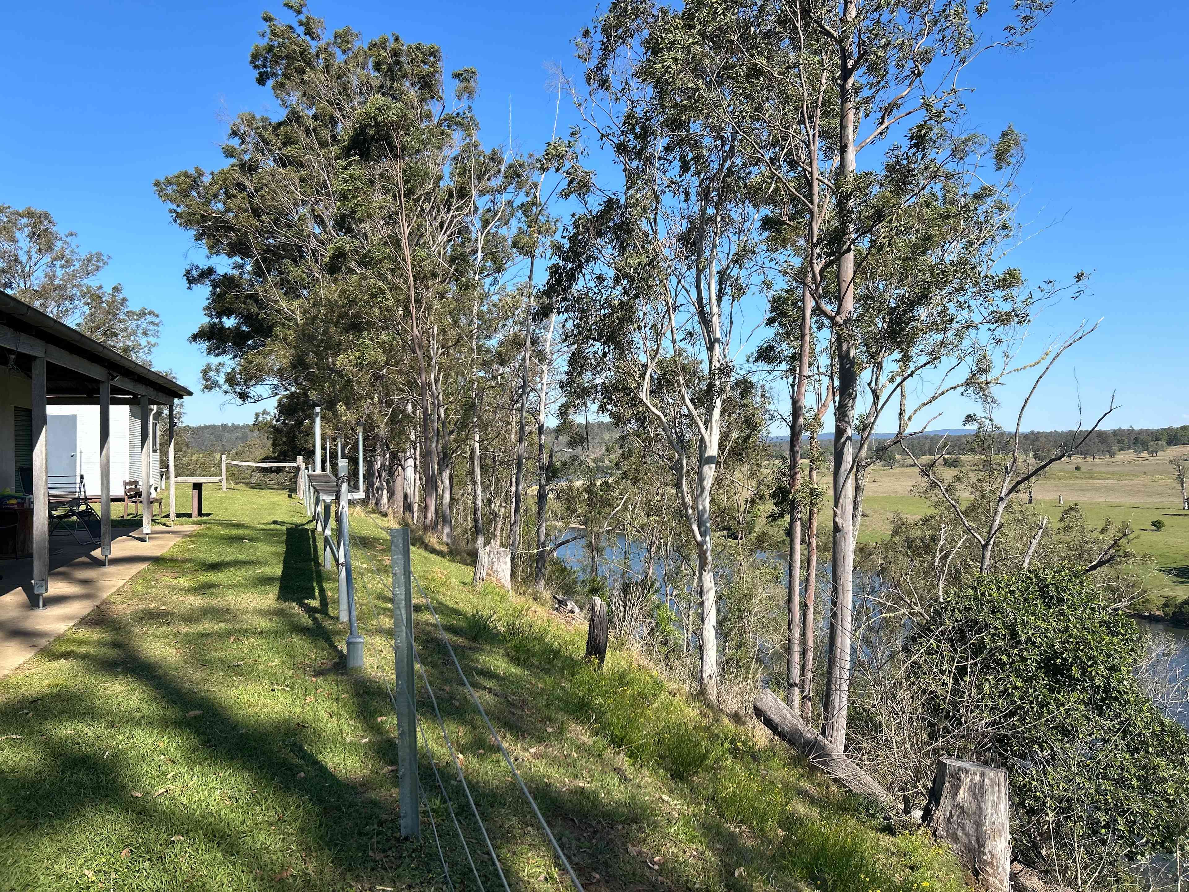 ‘The Hut’ on the Clarence (4WD)