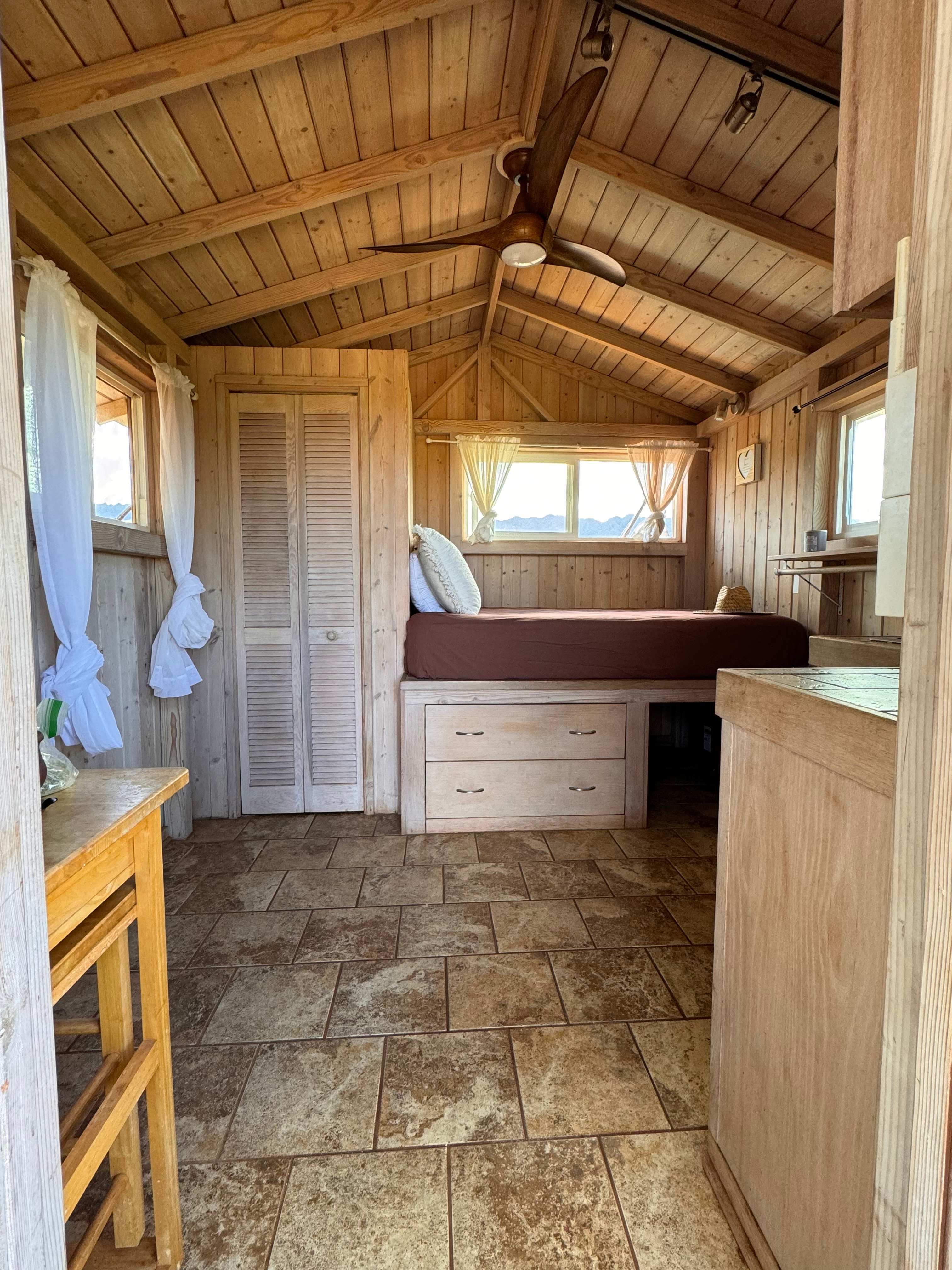 Peaceful Tiny Home North Shore