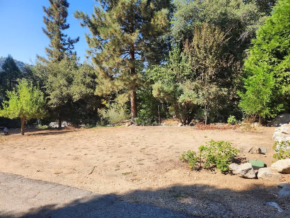 large RV parking site 30x42ft