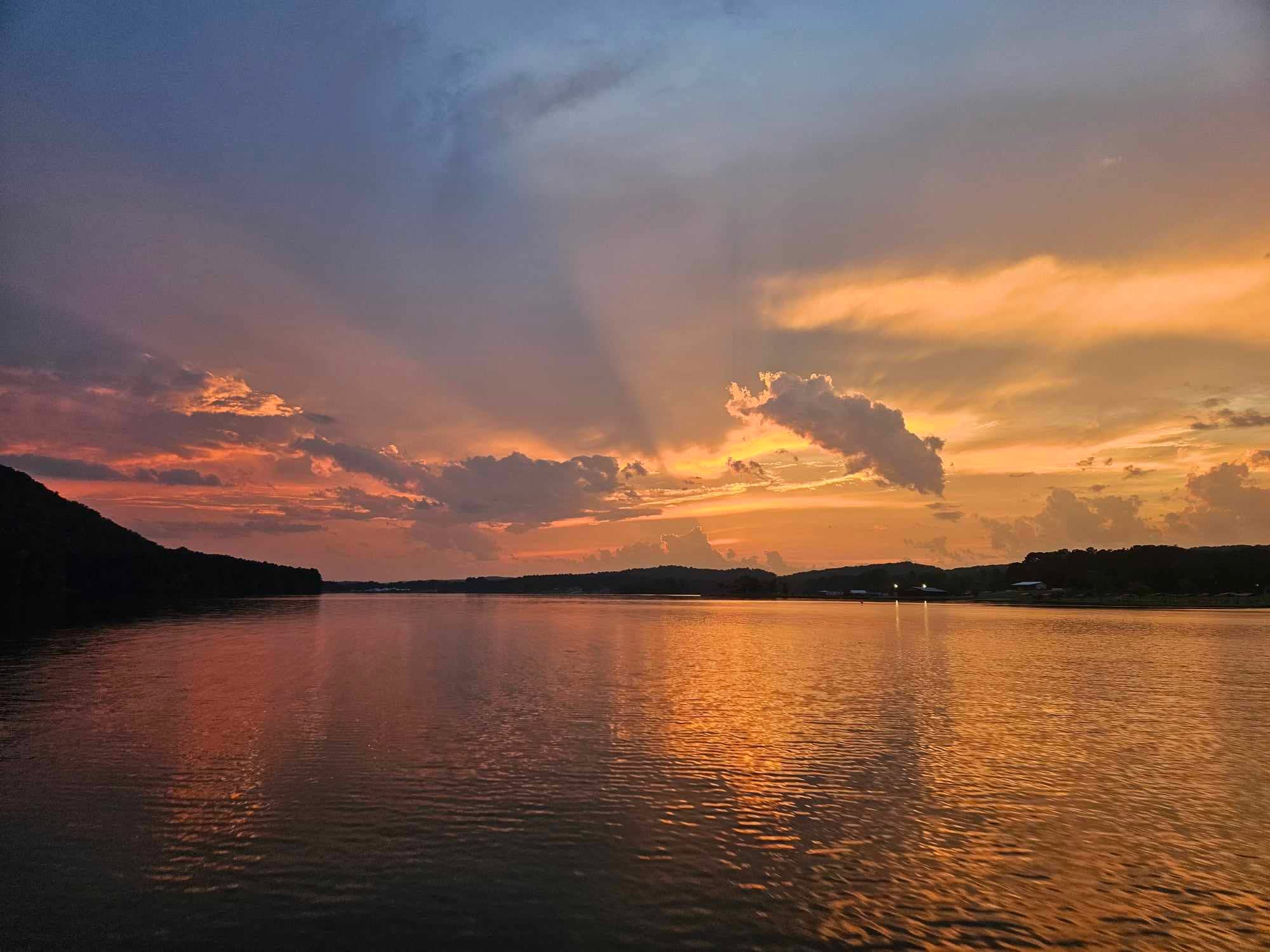 Serene Lakefront Retreat