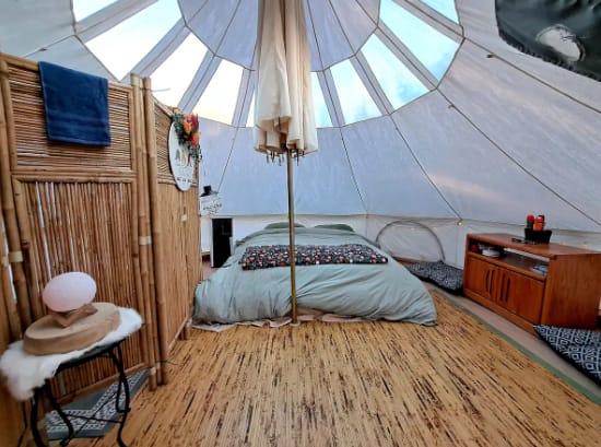 Glamping on a Farm w Hiking Trail
