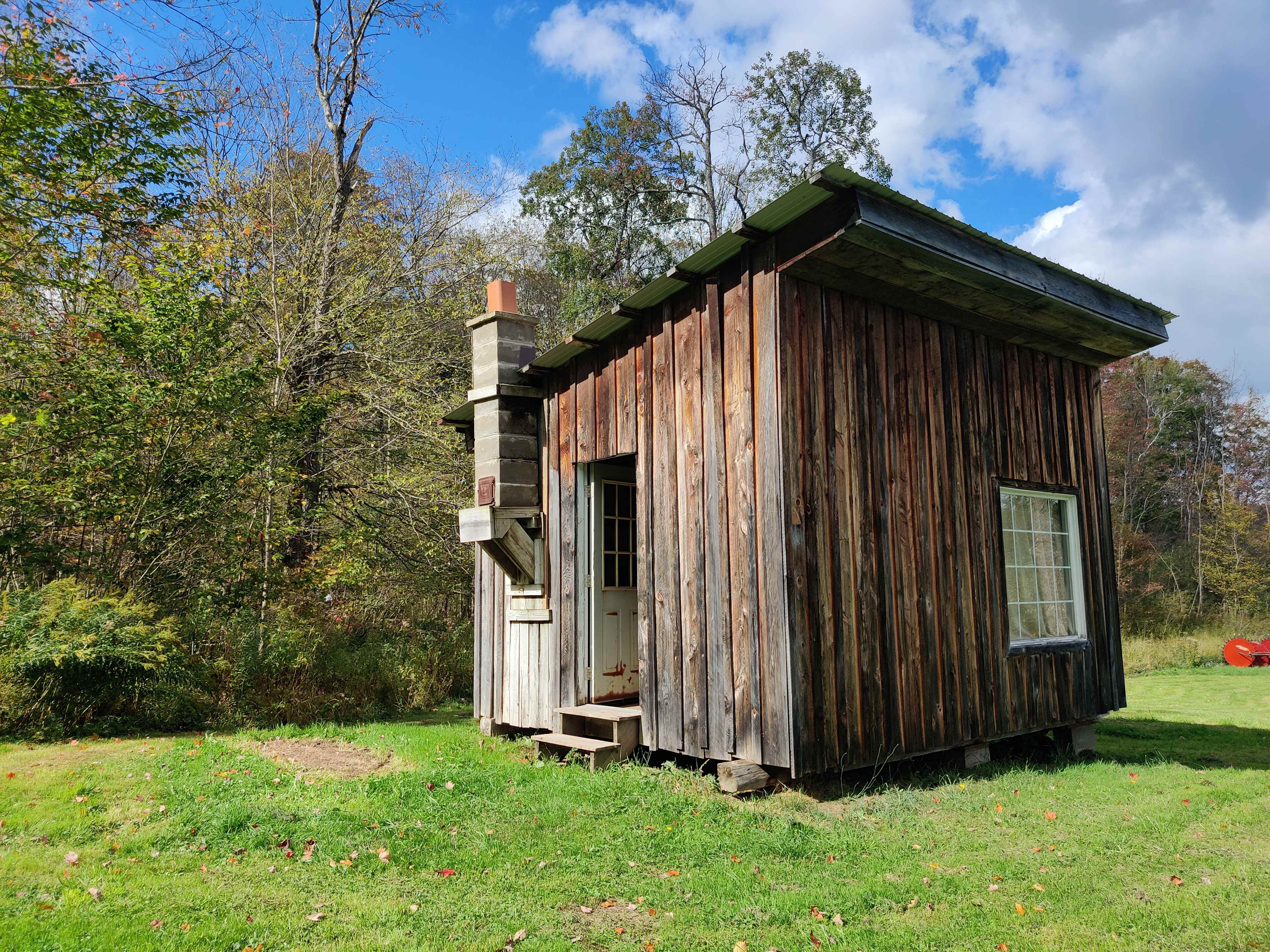 Rustic Cabin On The Pond