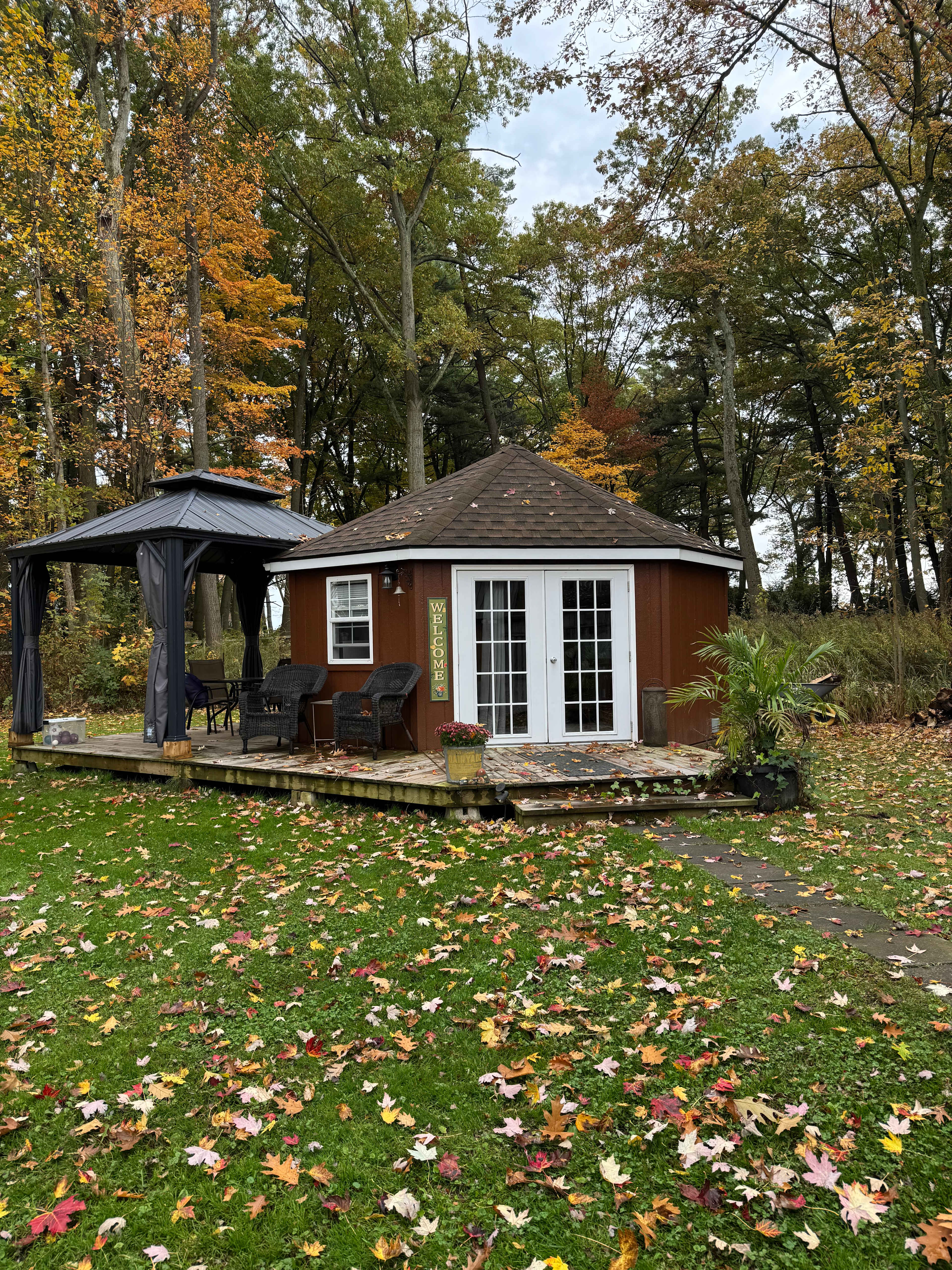 Cabin close to Lake Erie and trails