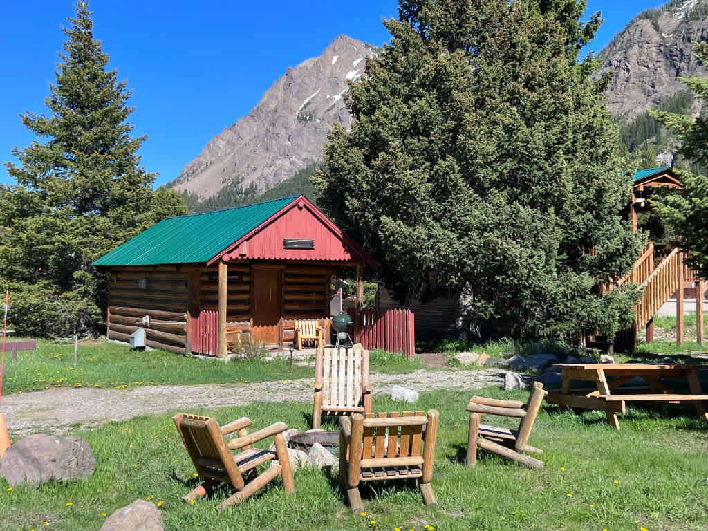 Silver Gate Lodging