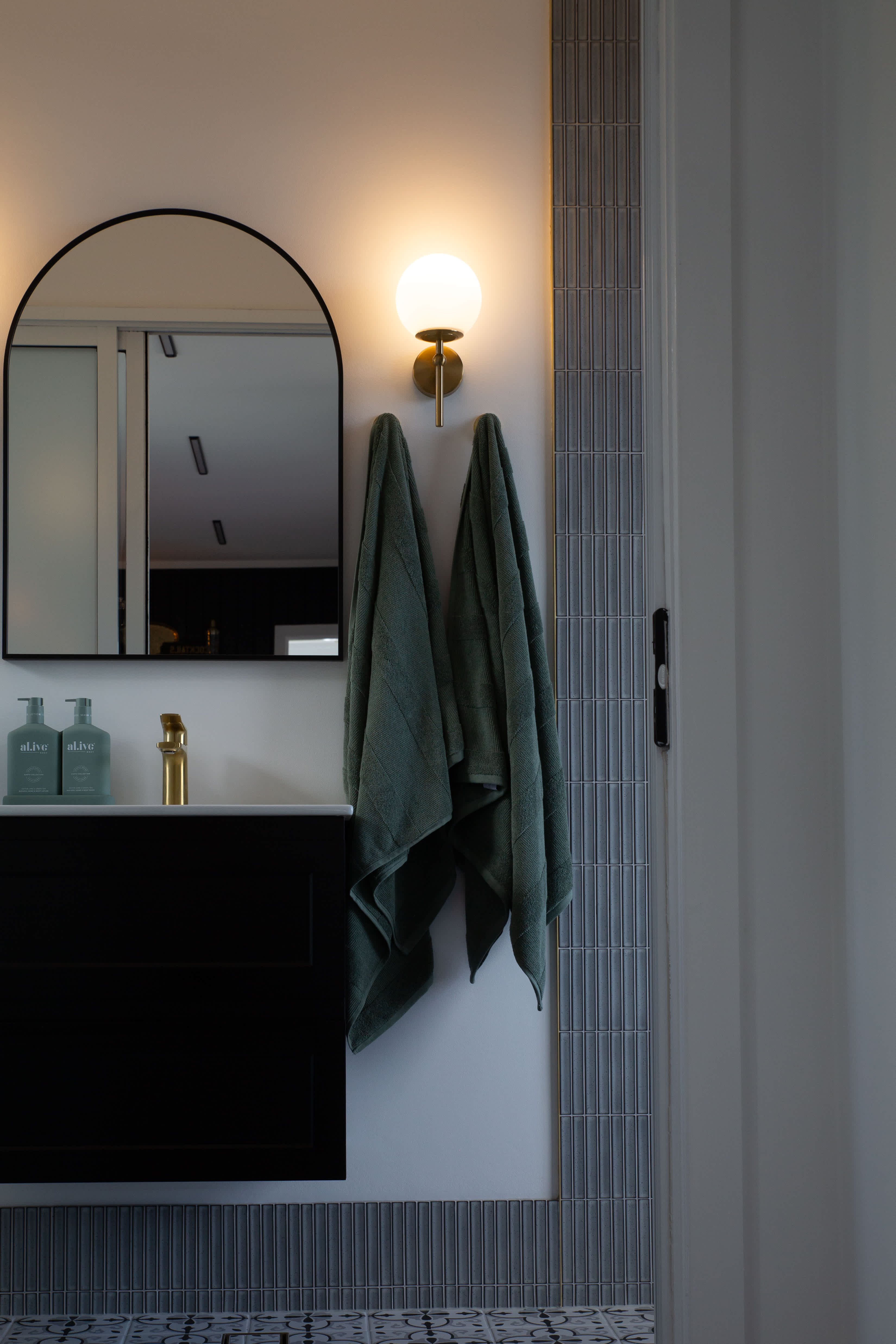 **NEW** The Tiny Pines via Goulburn