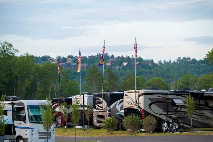 Camp Margaritaville RV Resort & Lodge - Pigeon Forge