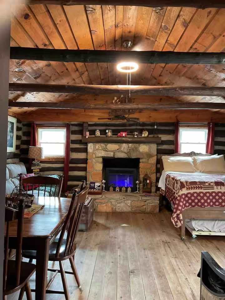 Cozy Cabin w/Hot-Tub