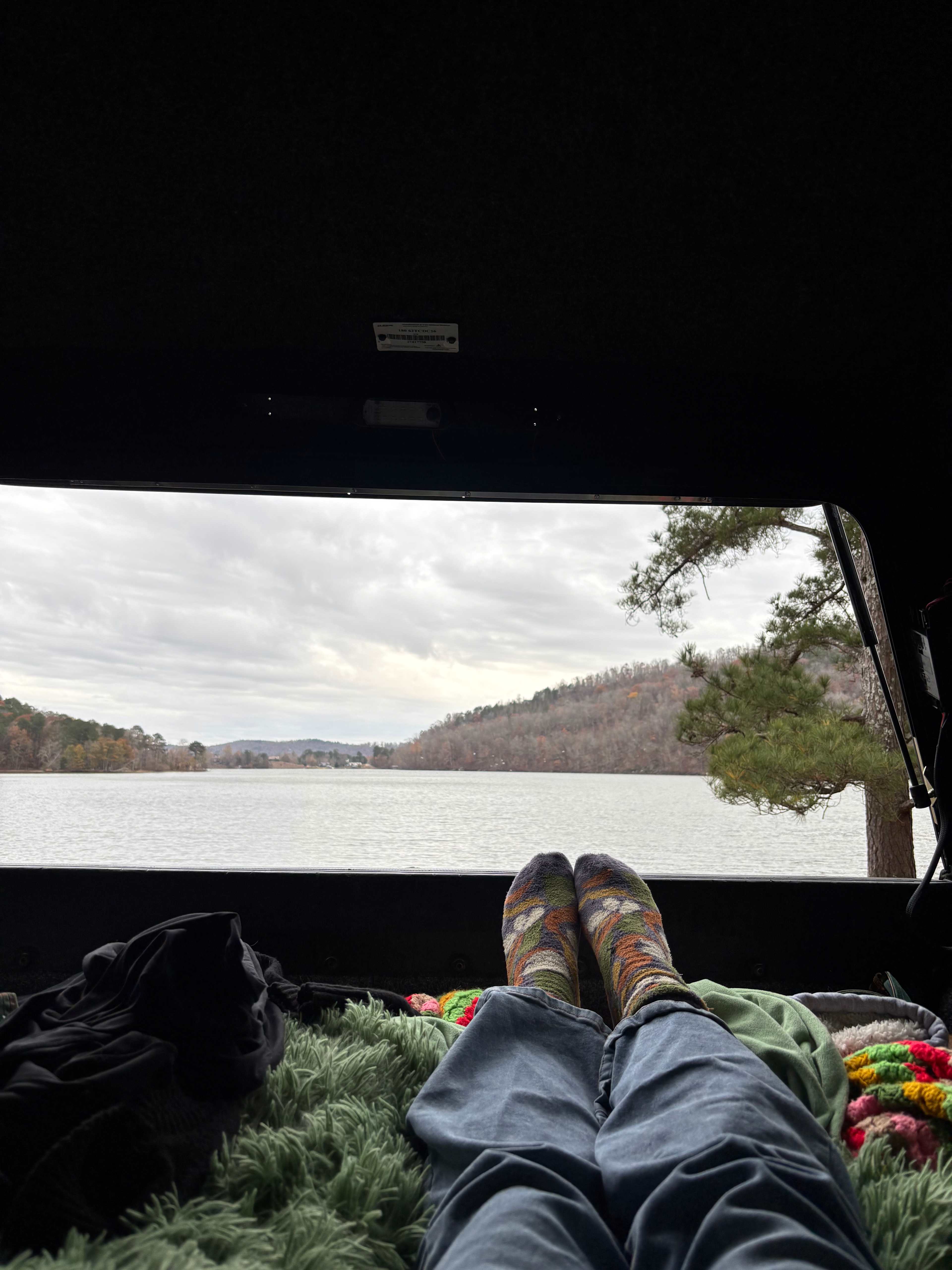 Serene Lakefront Retreat