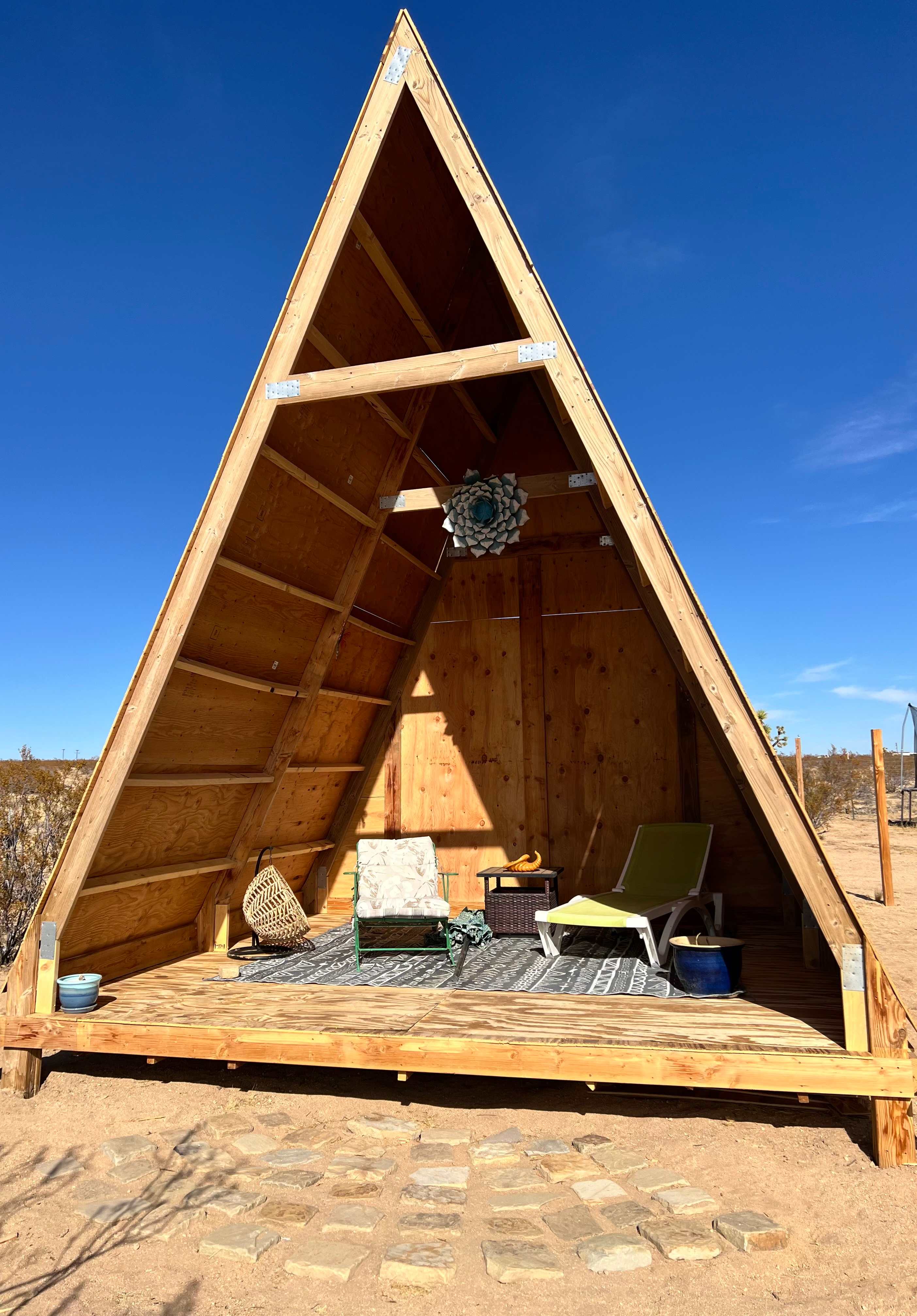 This newly built deck is available to use. Feel free to move chairs and set up a tent but please put pack before checkout 🌞