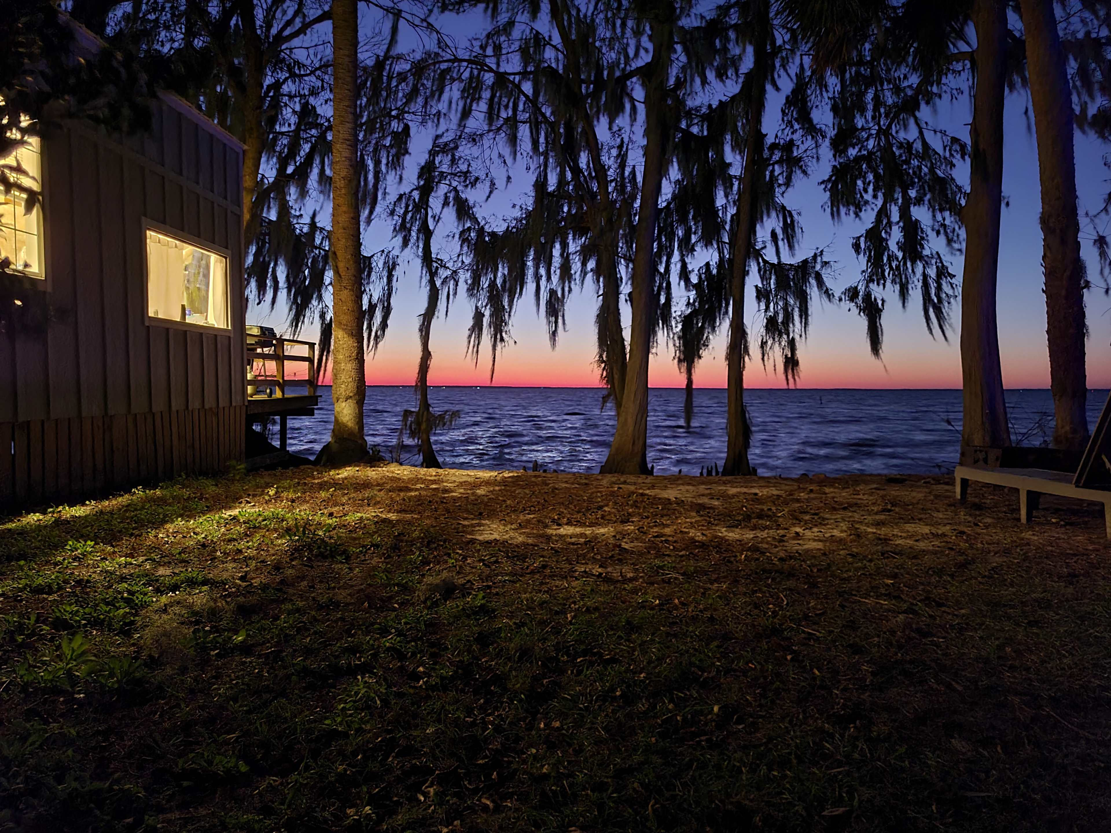 Tiny House + Marina near springs!