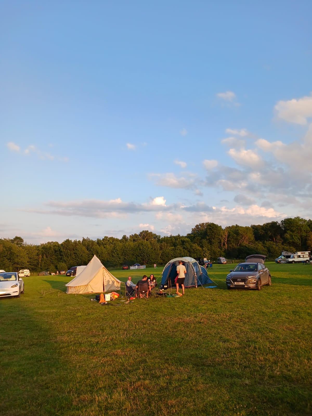 Pick your own pitch on our 7 acre campsite