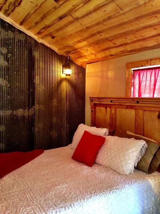 Cone's Riverside Canyon Cabins