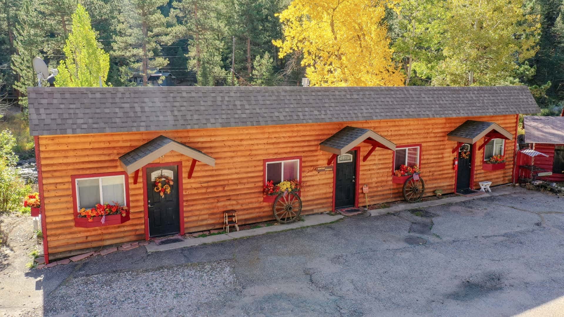 Cone's Riverside Canyon Cabins