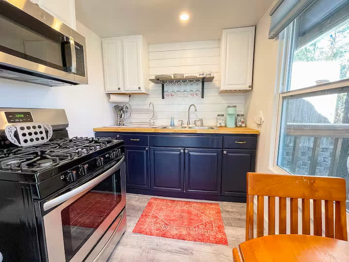 The Treehouse Renovated 1950s Cabin