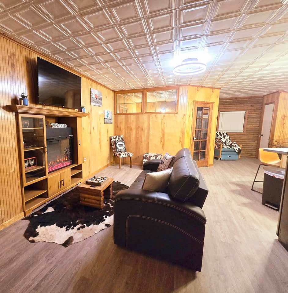Rustic Retreat near Lake O the Pine