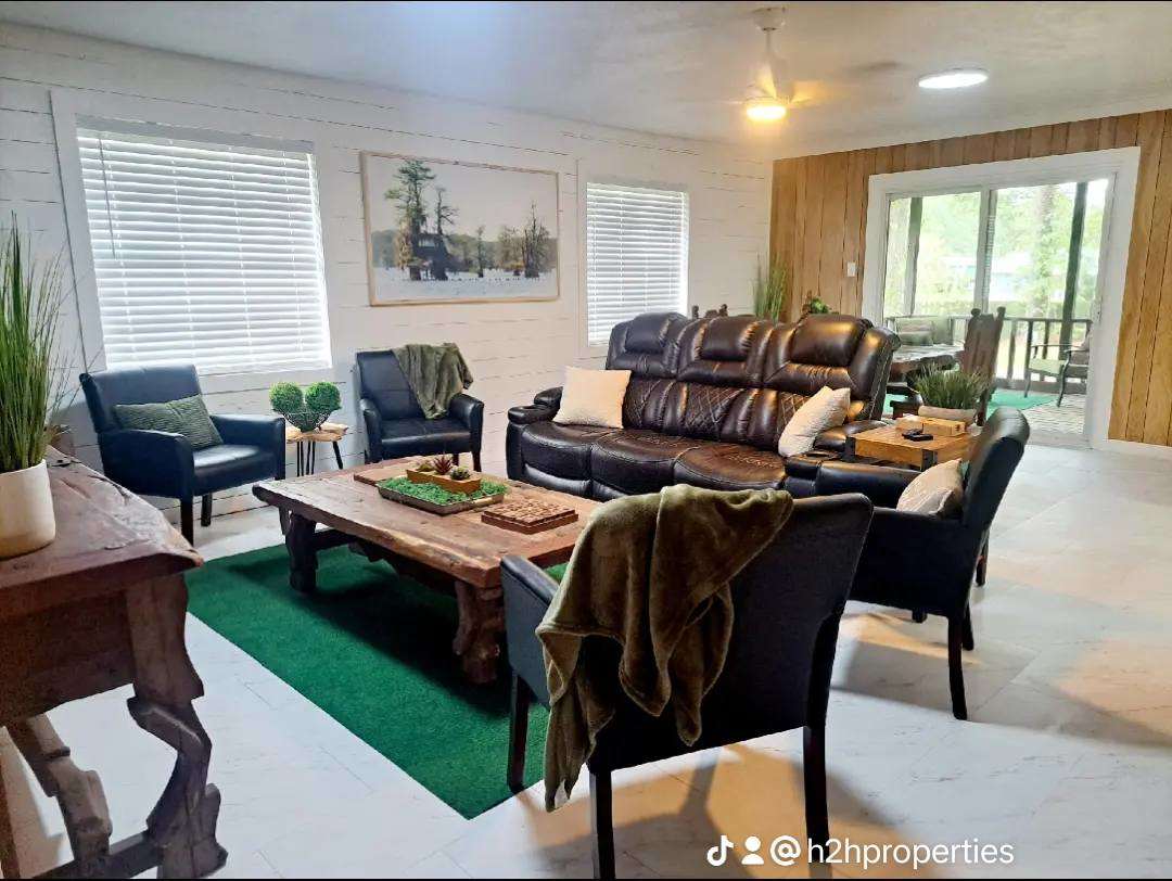The Gator Den at Caddo Lake