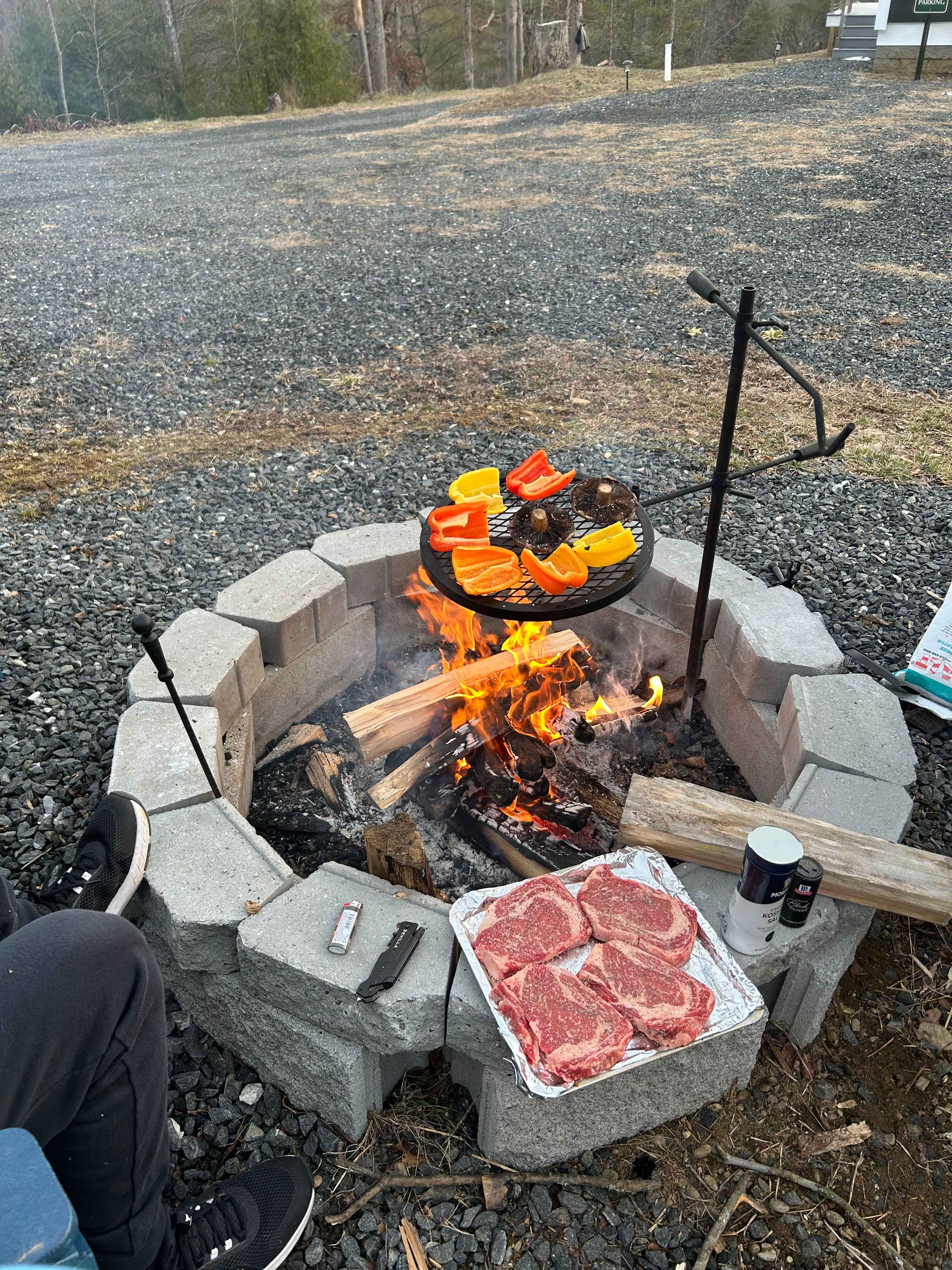 Romantic, hot tub, pet friendly