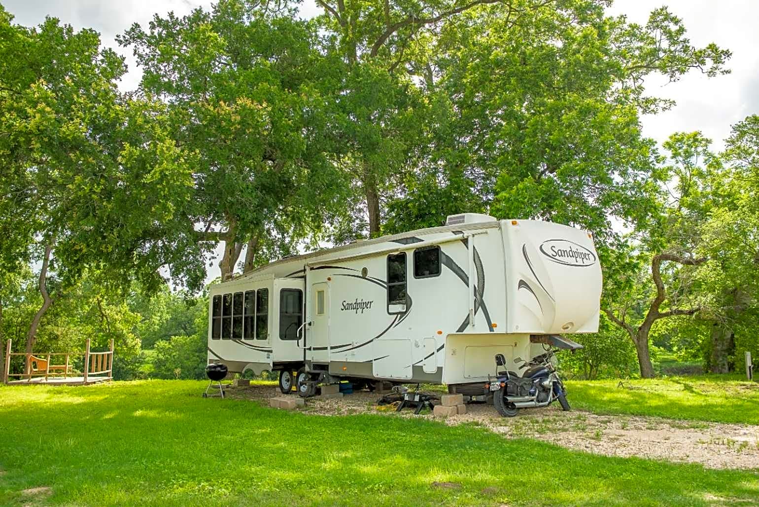 Patriot RV Park - Luling