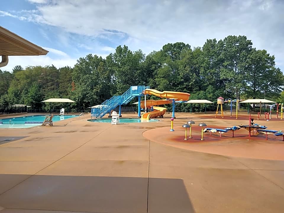 Sandy Pines Recreation Community RV Resort & Campground