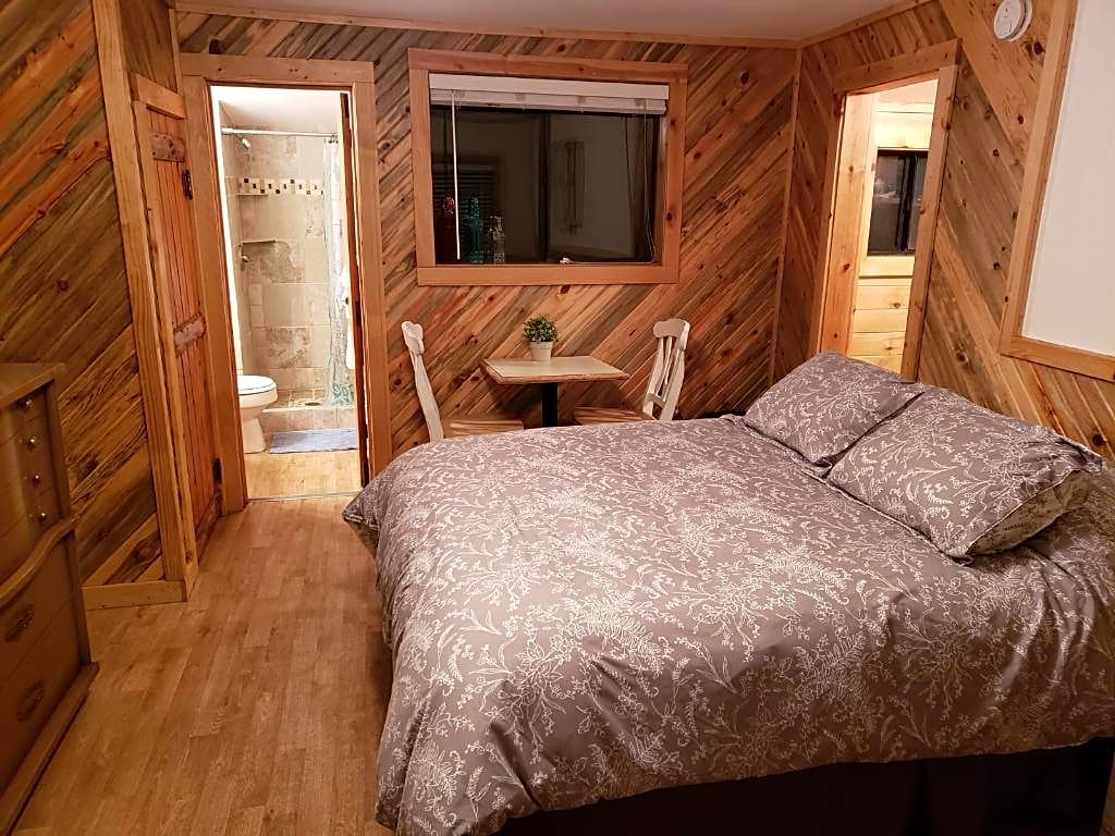 Lake George Cabins & RV Park