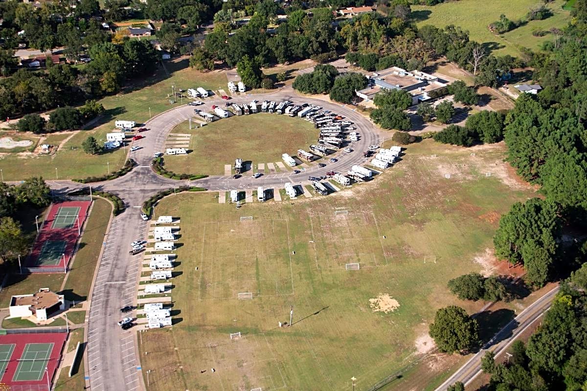 Mineola Civic Center Campground