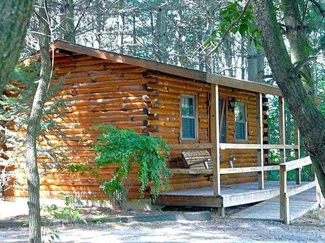 Shipshewana North Park Amish Log Cabin Lodging & Campground