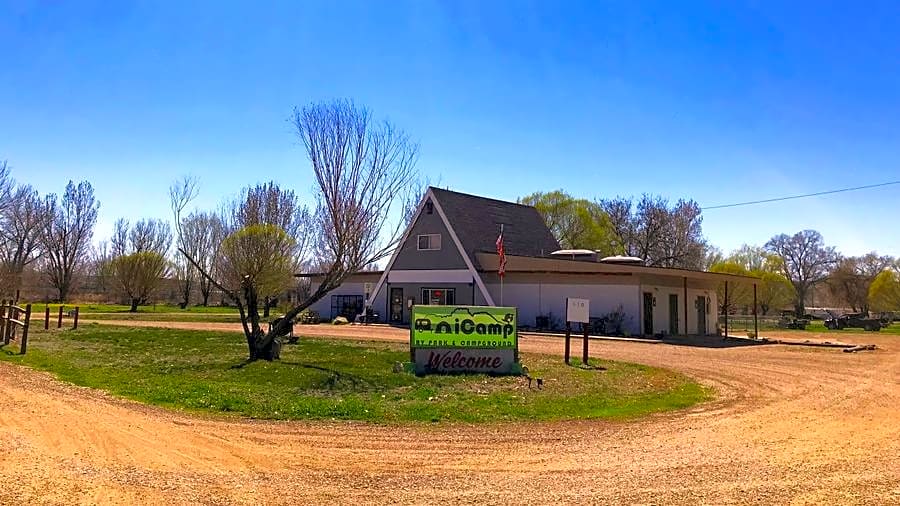 iCamp Green River