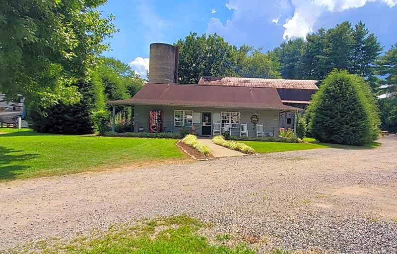 Creekwood Farm RV Park