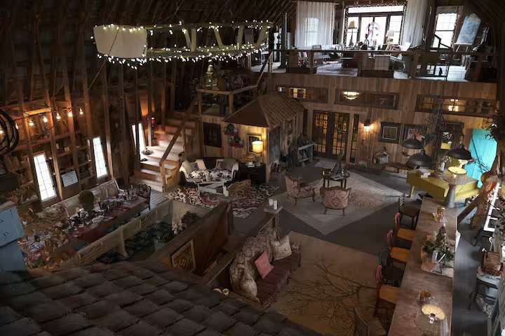Historic Chinaberry Farm/Barn-Stay