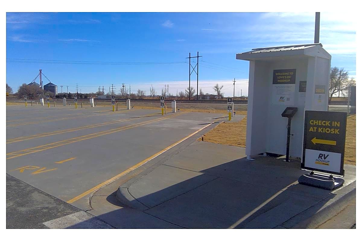 Love's RV Hookup-Dalhart TX 836
