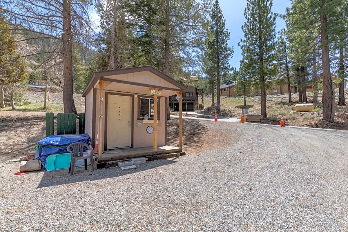 Golden Pine RV Park