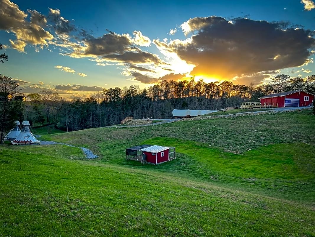 Smoky Hollow Outdoor Resort