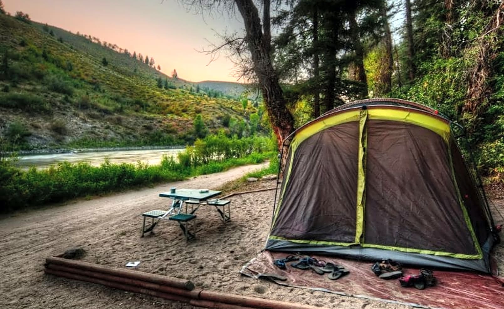 Snake River Cabins & RV Village