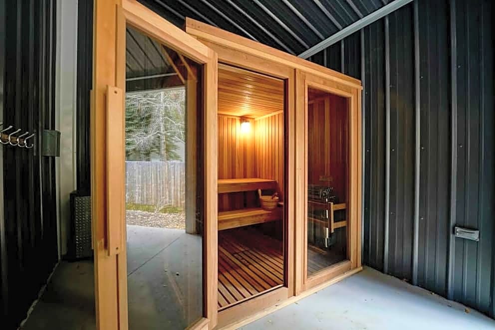 Mirror Lake Retreat