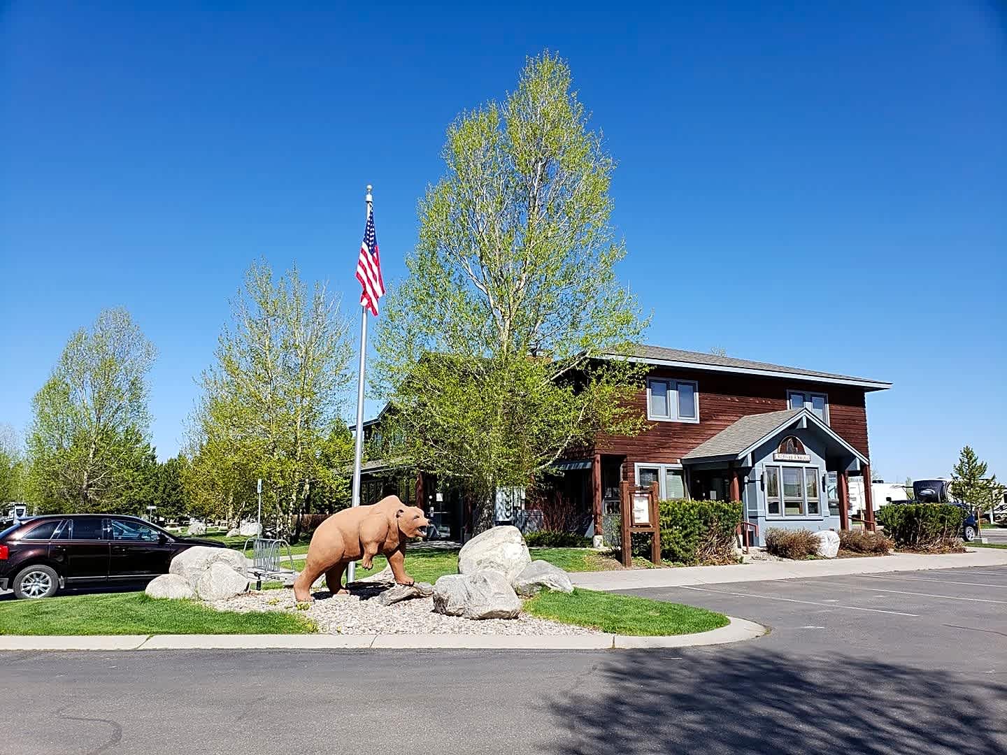 Yellowstone Grizzly RV Park and Cabins