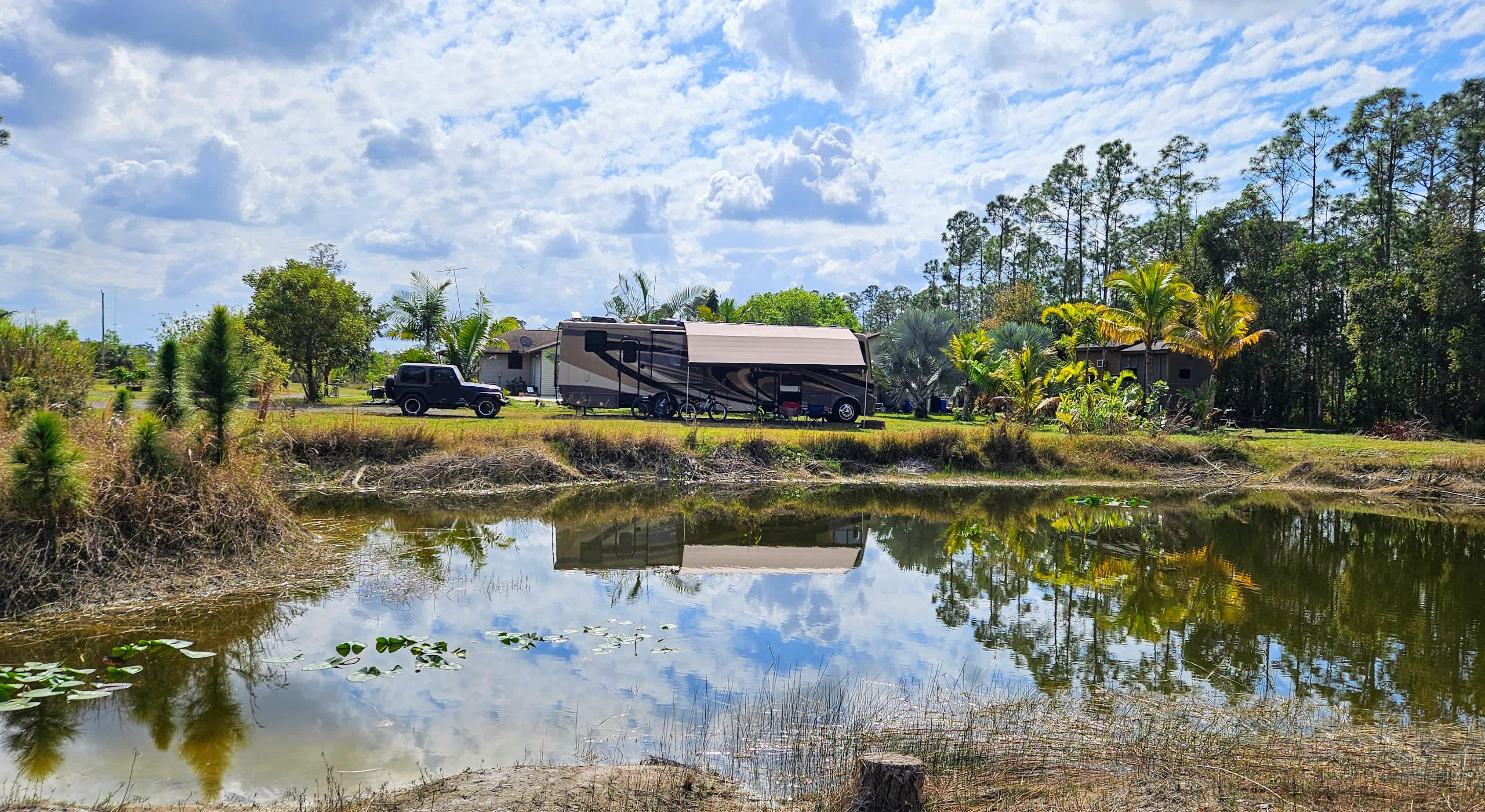 Tres Lagos Farm & Garden