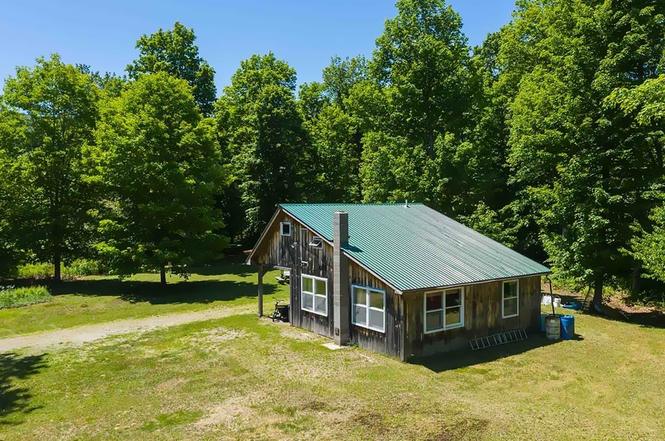 Quiet Green Mountain Lake Camp