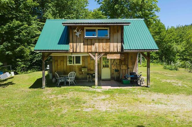 Quiet Green Mountain Lake Camp