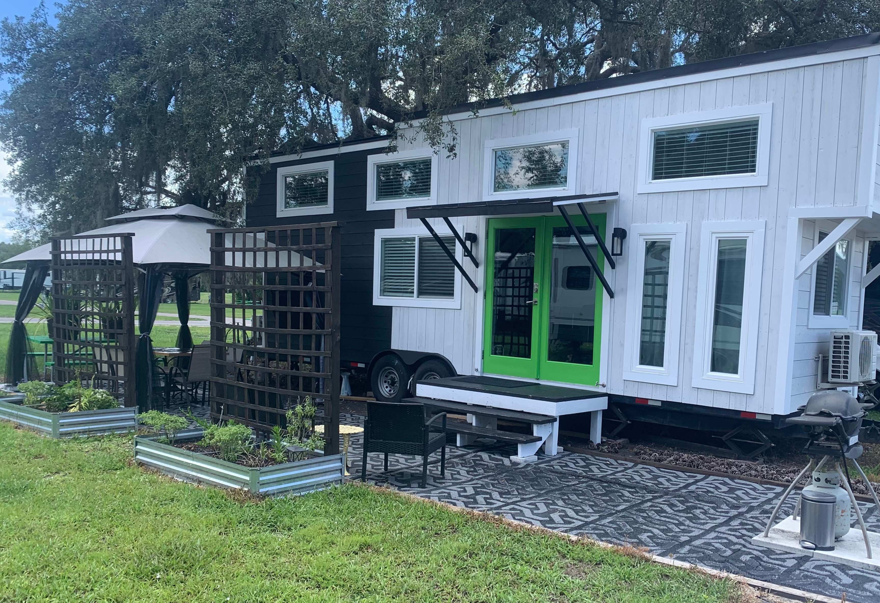 Tiny Hamptons Homes