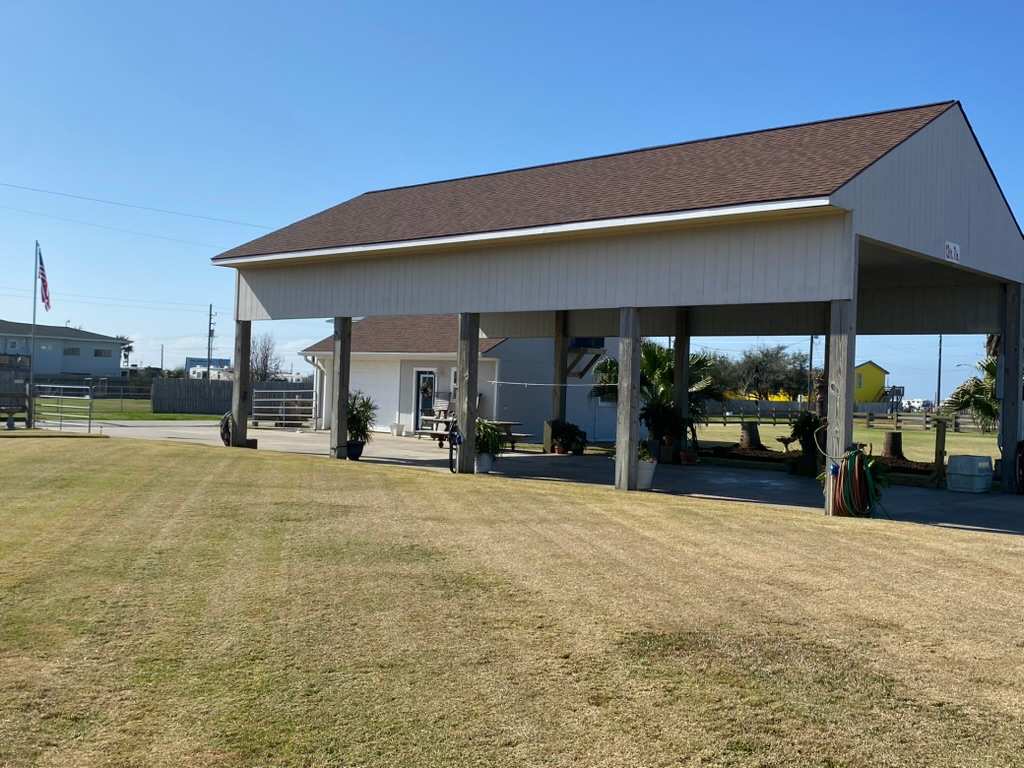 Barefoot Bungalow And RV Spot