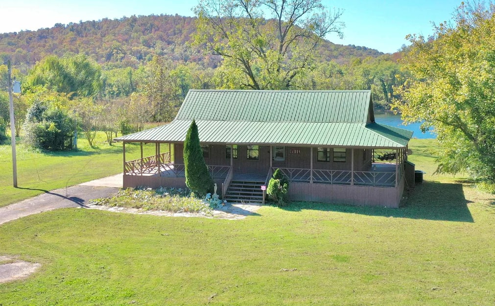 Hell Creek Cabin On The White River