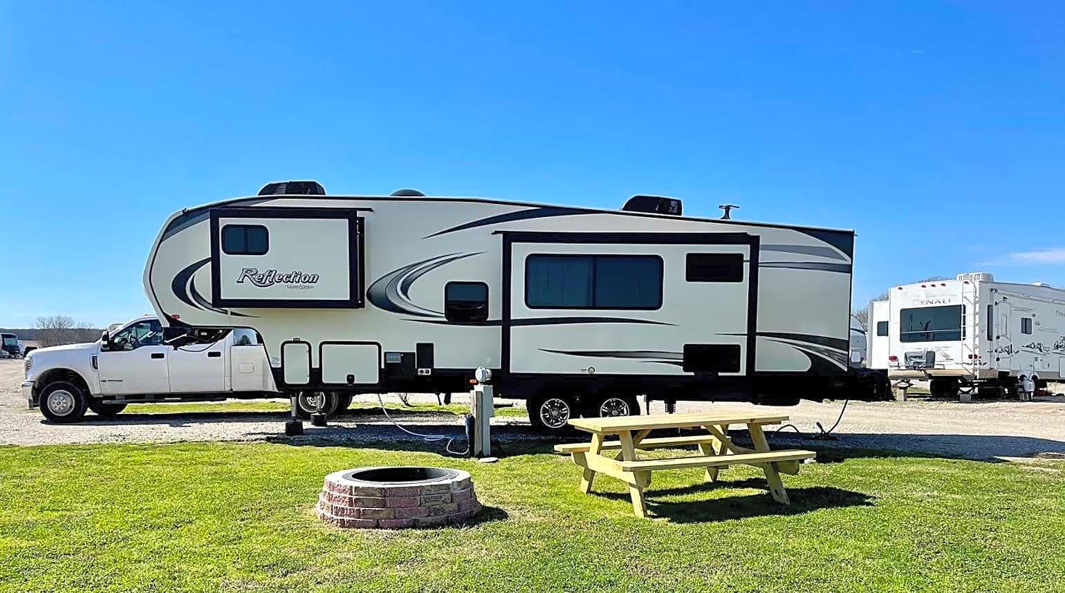Premium Standard Pull-Through RV Site