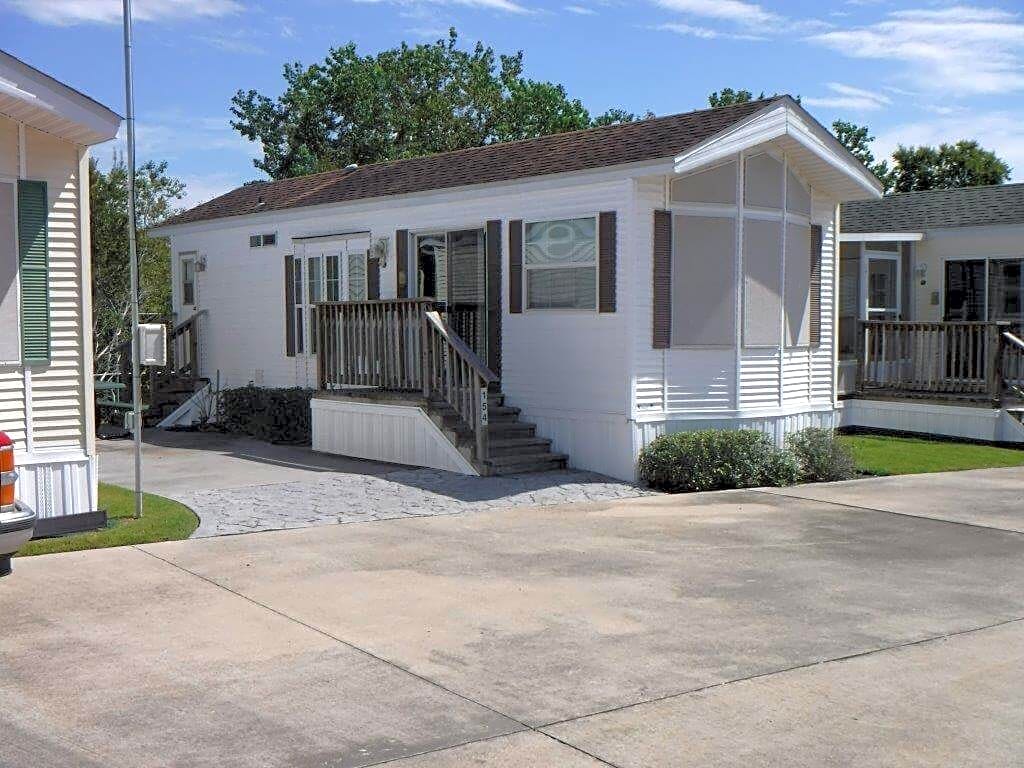 1 BEDROOM PARK MODEL