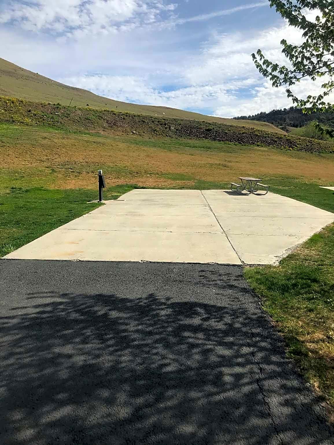 NON RIVER FRONT Pull-Through
