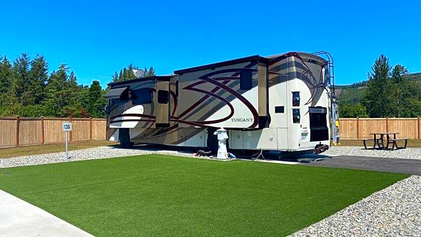 Pull in Motorhome, Full Hookups