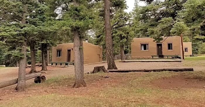 Single Queen, Bunk Beds + Kitchenette Cabin